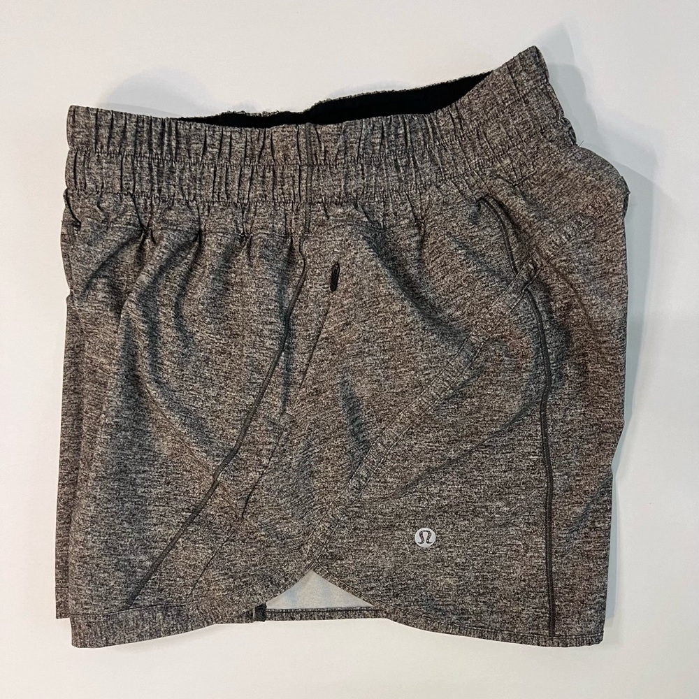LULULEMON EUC Tracker Low-Rise Lined 4”Short size 6 Heather Lux Multi Black